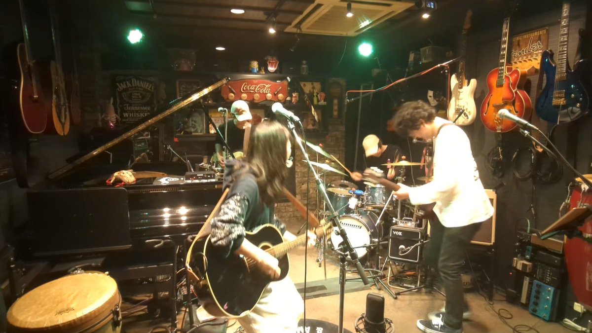 choro_ccc's tweet photo. 12/20sat
プレミポメリpresents
winter concertありがとうございました☃️
こどもたちも参加してくれて
ラブとピースにあふれた夜でした✨

#ちょいWARUうさぎ
#premipomeri
#LIVE https://t.co/hJIilluFdX