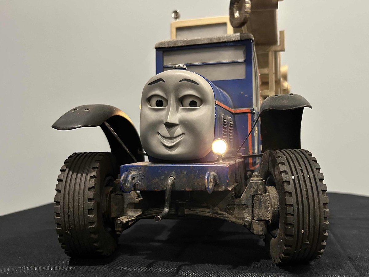 Tangent_Thomas's tweet image. HAVE A CRACKING CHRISTMAS!

We've been working for the past few months to get the original 'Kelly' model, featured in the Jack and the Pack episodes of 'Thomas', ready to show!

This will be a long thread with a lot of great pictures and detail, and we’re excited to show you: 🧵