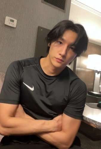 기능성티 커플 꽉 껴 ;