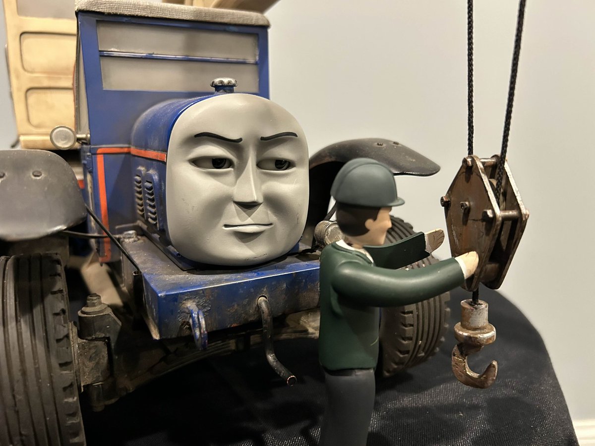 Tangentially Thomas tweet media