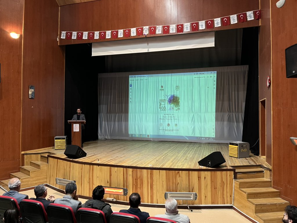 Ahi Evran Üniversitesi Kaman Meslek Yüksekokulu işbirliğiyle hazırlanan “Yapay Zeka’nın Toplumsal Dönüşüme Etkisi” konulu konferans gerçekleştirilmiştir. @ktbkygm <a href="/etkin/">etkin</a>.kutuphane <a href="/ayhanapaydin_40/">Ayhan Ap🌜dın🇹🇷</a> @mustafadogann68 @kirsehirvaliligi <a href="/kirsehiriktm/">Kırşehir İl Kültür ve Turizm Müdürlüğü</a> @mehmetersoytr @tanerbeyoglu