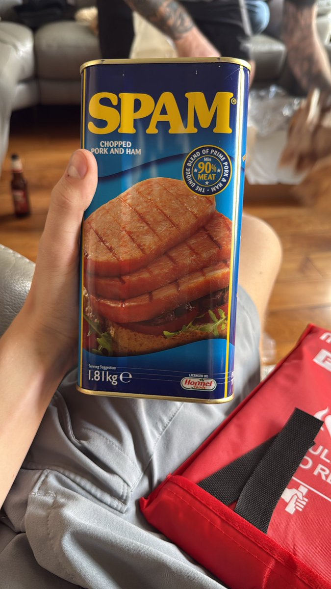 blouienose tweet media