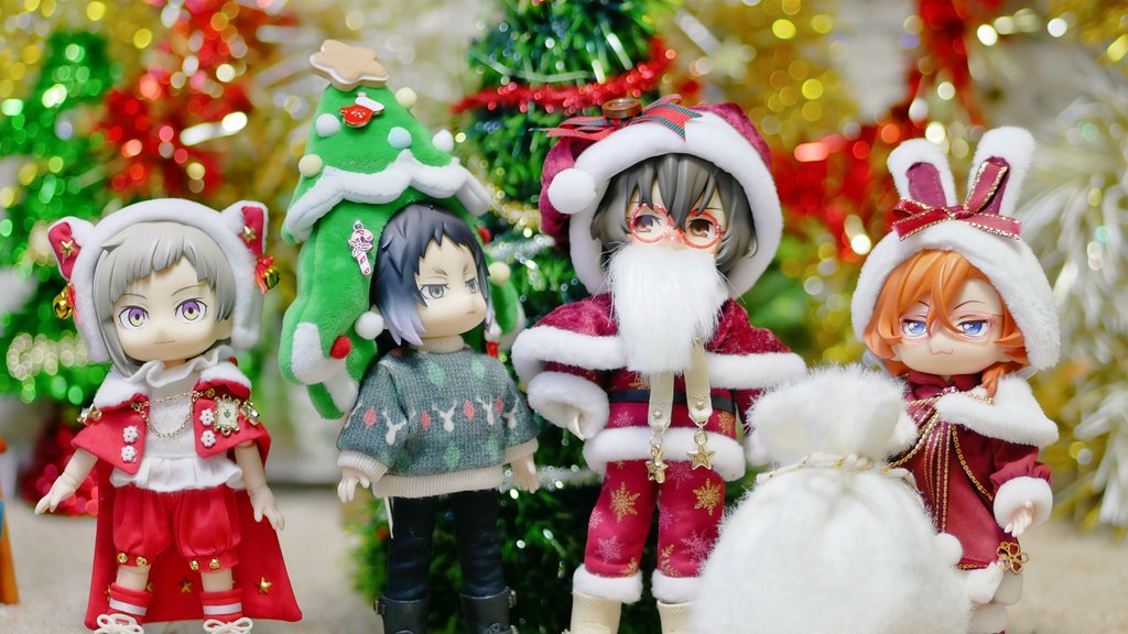 🎅✨Merry Xmas✨🎄
だざさん,ちゅや,あつぴ,ガレくん

理想なサンタ服GET出来て嬉しくて🥰取り急ぎサンタ用白ひげメガネを作った🎅雑だけどいい感じ☺️

だざさん着用🎅サンタ服はくうさん
(<a href="/999pooom/">𝐧𝐮𝐢 𝐭𝐮𝐭𝐮 くう</a> )
オビツ11用だけどYMYに着せてみた
写真沢山撮ったから後日載せる

#ファインダー越しの私の世界