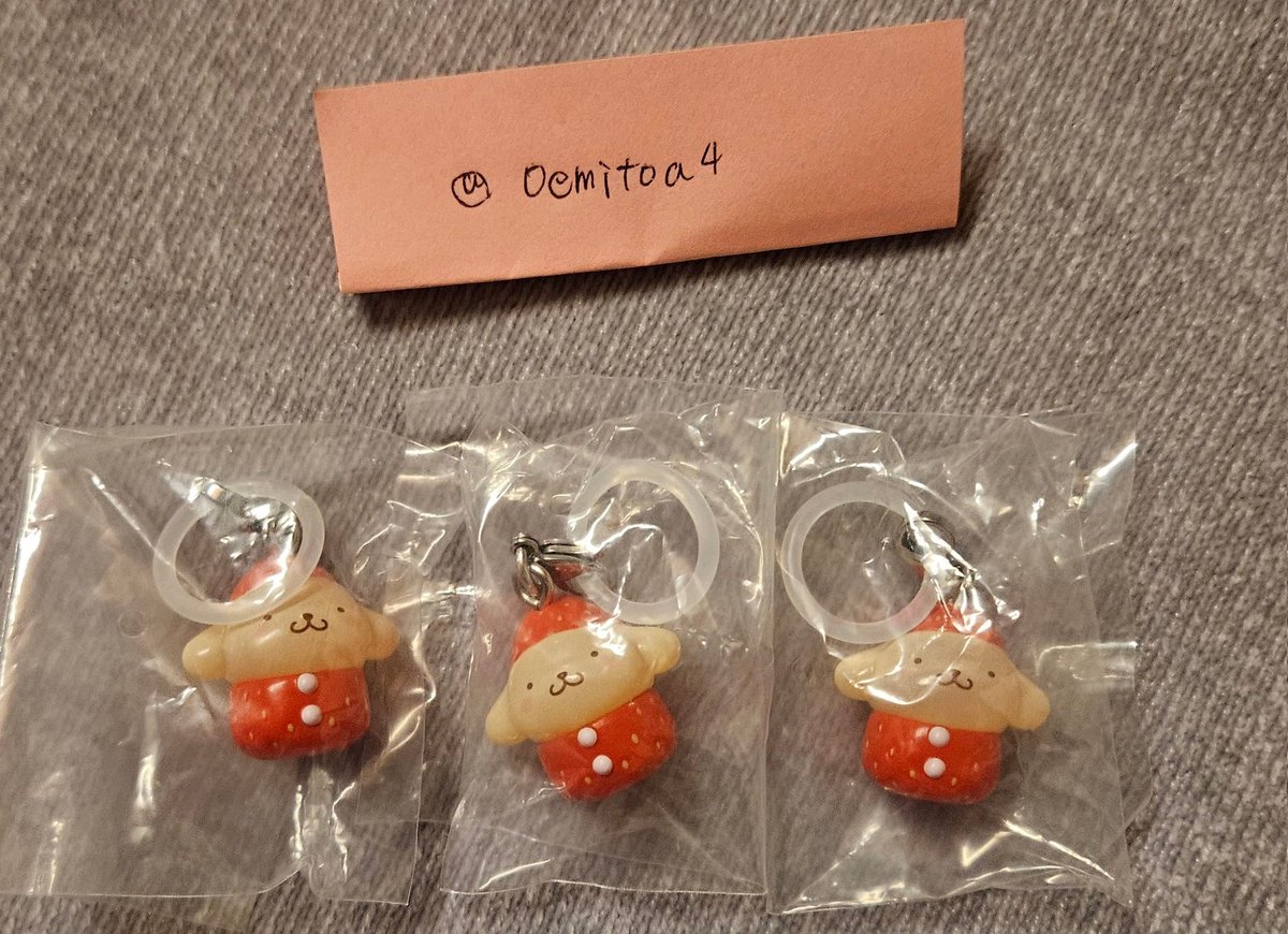 0emitoa4's tweet photo. 【交換】サンリオキャラクターズ　いちごめじるしアクセサリー

譲：ポムポムプリン×3
求：クロミ＞シナモン

1:1での交換可能
未開封同士郵送での交換希望
よろしくお願いいたします🙇🏻 https://t.co/GsAJJlYMPh