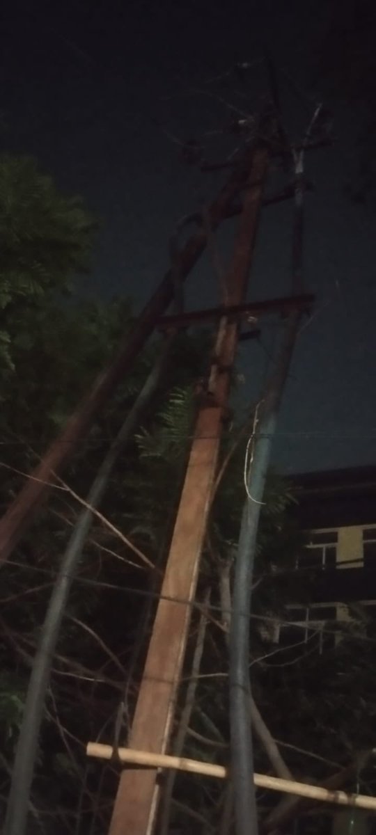 keshaboinasri's tweet image. 🚨 Public Safety Alert | Hyderabad

Street lights not working near MLA Quarters (Hyderguda–Basheer Bagh).
Dark roads = safety risk. Immediate action needed.
@GHMCOnline @CommissionrGHMC @HYDTP 
#StreetLights #PublicSafety #Hyderabad

✊ Voice of the People | Keshaboina Sridhar