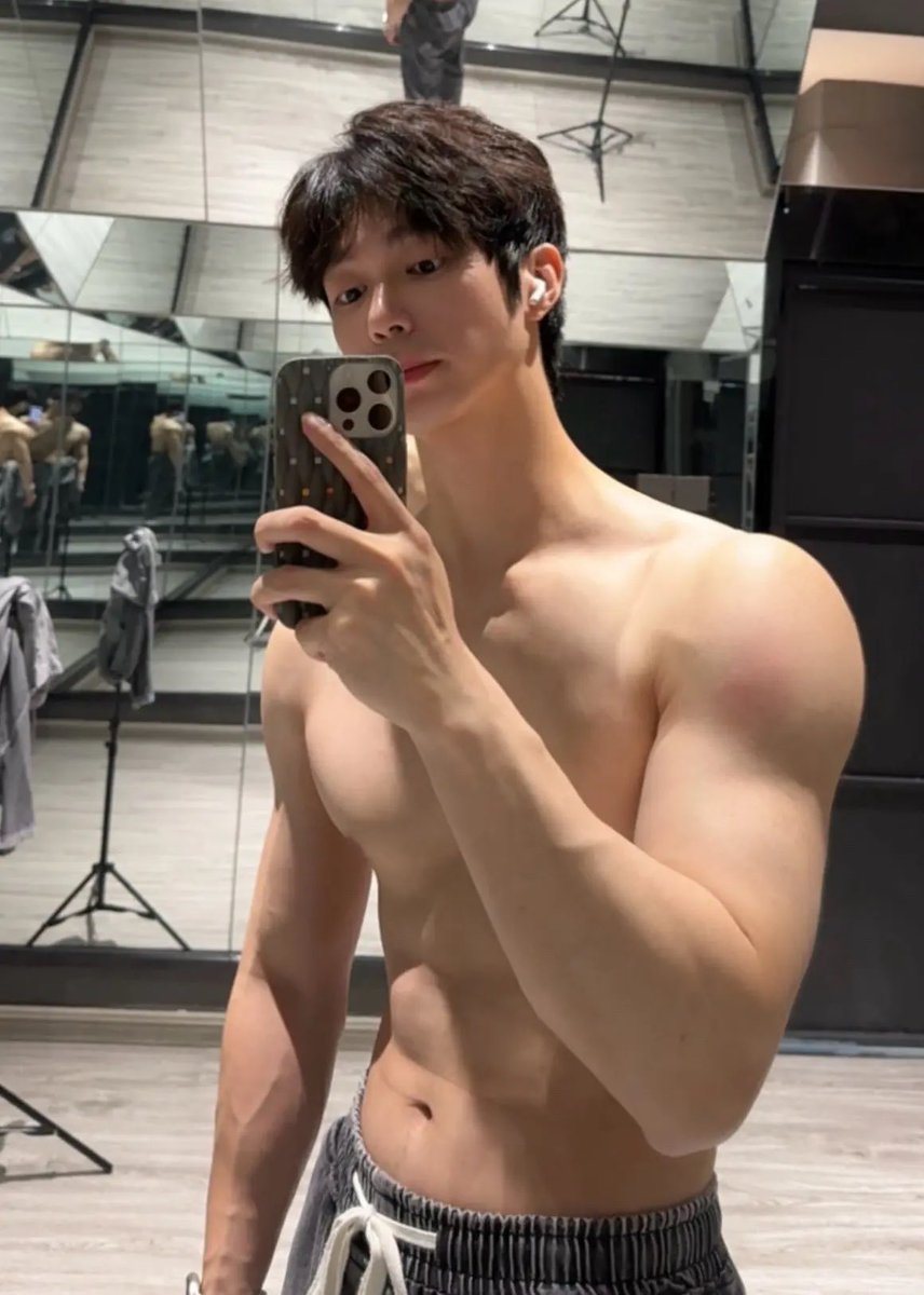 instagram.com/p/DSsDe2Xkwwk/…

#douyin #sixpack #tiktok #chineseboy #workout #abs #men #fitness #handsome #asian #foryoupage #model #gym #Tweets #fyp #chineseboys #RETWEEET #sexy