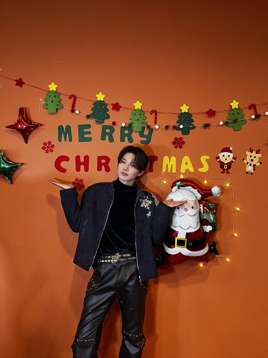 久しぶりの投稿ジュンギュがカッコ良すぎる🎄 🎅✨🌟MERRY CHRISTMAS