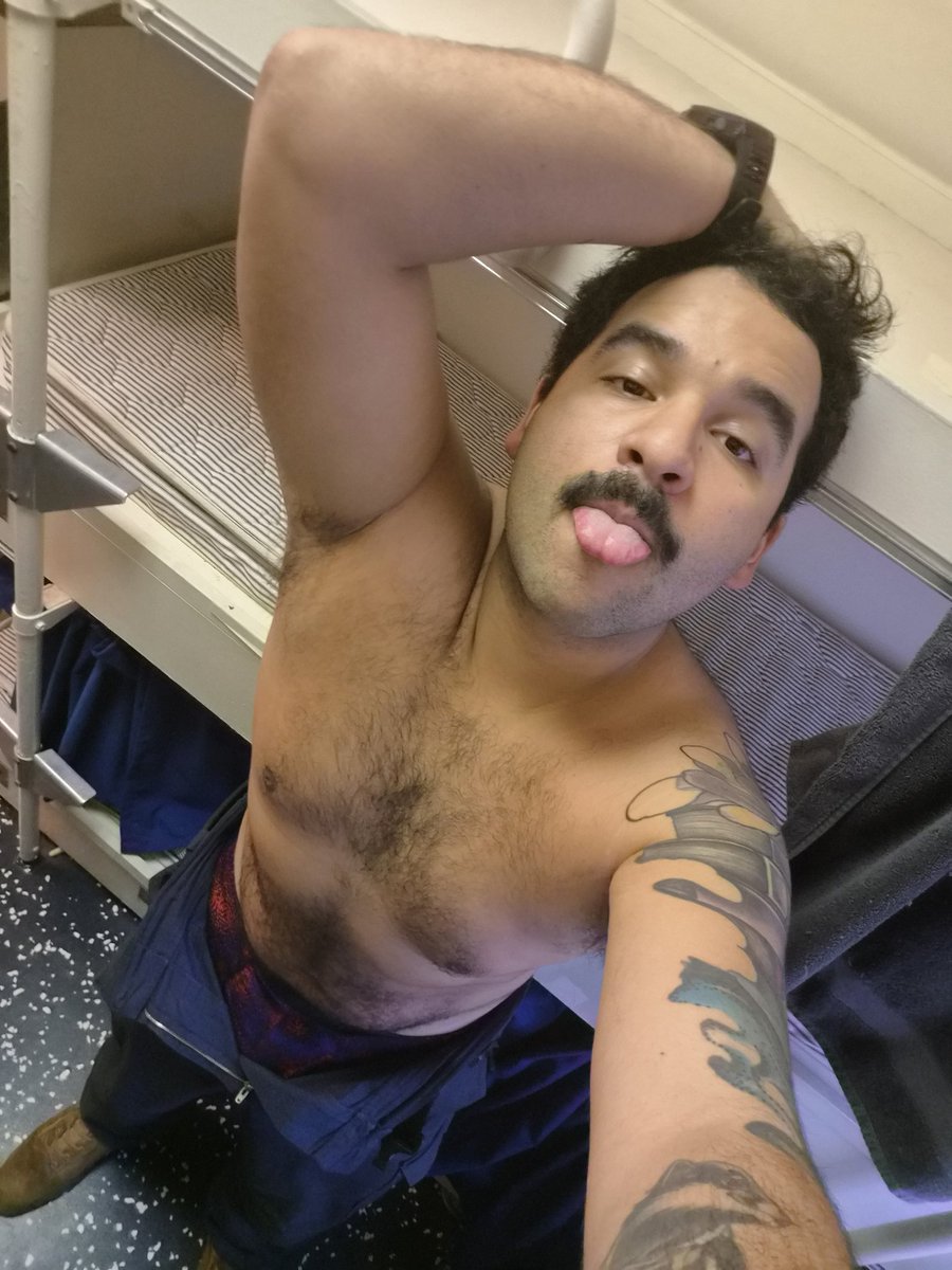 Navy Gay Boi tweet media