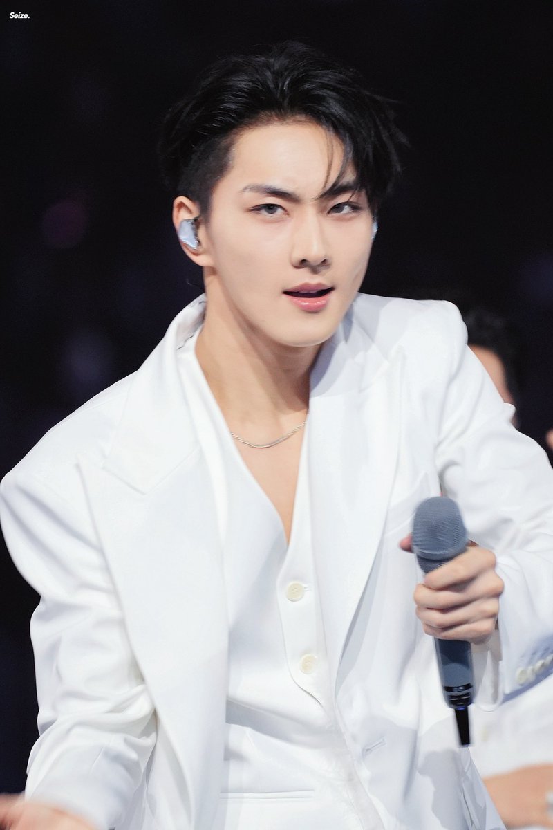 ジョンウォン 250px-Jungwon_of_Enhypen,