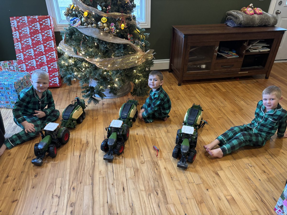 We're ready to make some hay! Now daddy just needs his! Merry Christmas everyone! Let the biggest day of carpet farming commence.