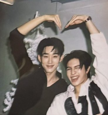 ohmluv_'s tweet image. MY ME AND THEE FAMILY 🤏🏼🥹🥹🤍 

#MeAndTheeSeries #PondPhuwin #WilliamEst #PerthSanta