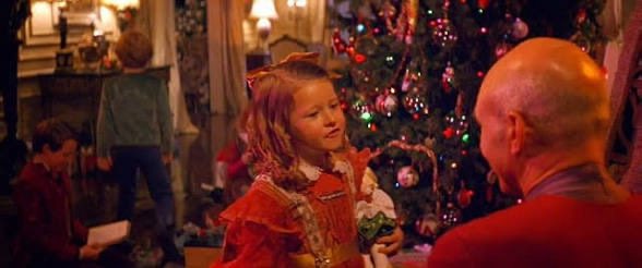 JeffNJ1701's tweet photo. #Time2Trek Day 25 Gift
While in the Nexus Picardβs children and nephew Reneβ give him gifts for Christmas. π https://t.co/GAzAISXxf0