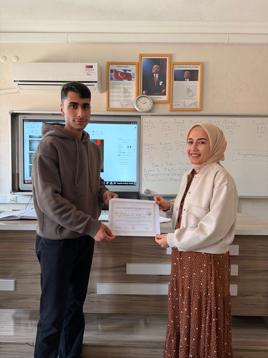 BingolMtal's tweet photo. ⭐ HER SINIFTAN BİR ÖĞRENCİ ⭐
Başarısı, disiplini ve örnek davranışlarıyla her sınıftan bir öğrencimiz Ayın Öğrencisi olarak seçilmiştir
Öğrencilerimizi tebrik ediyor, başarılarının artarak devam etmesini diliyoruz.👏
@ahusta07
@MustafaOzel66
@halukcakan12
@yusuf_tokus
@Ahmetrsm https://t.co/zh3LTwpc9t