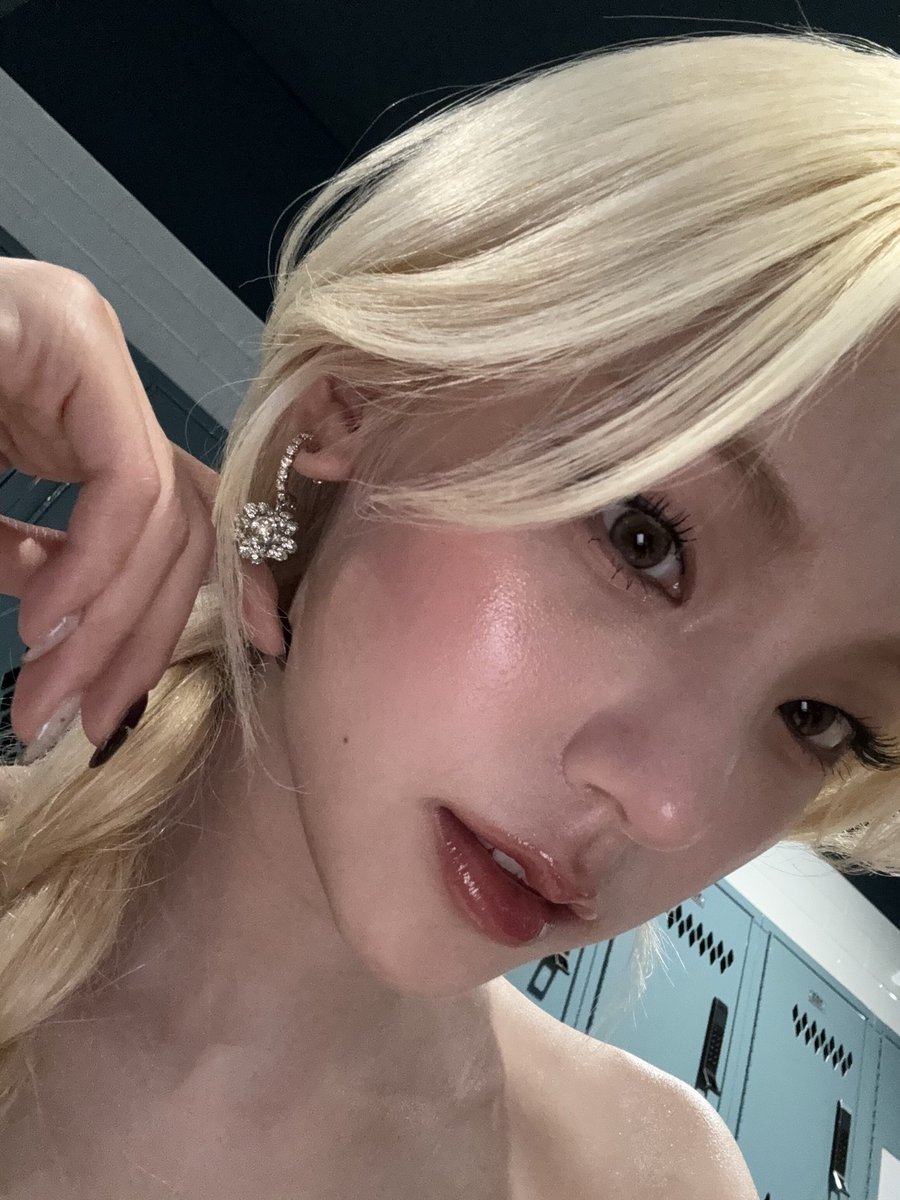 yeji bubble 🖤 tweet media