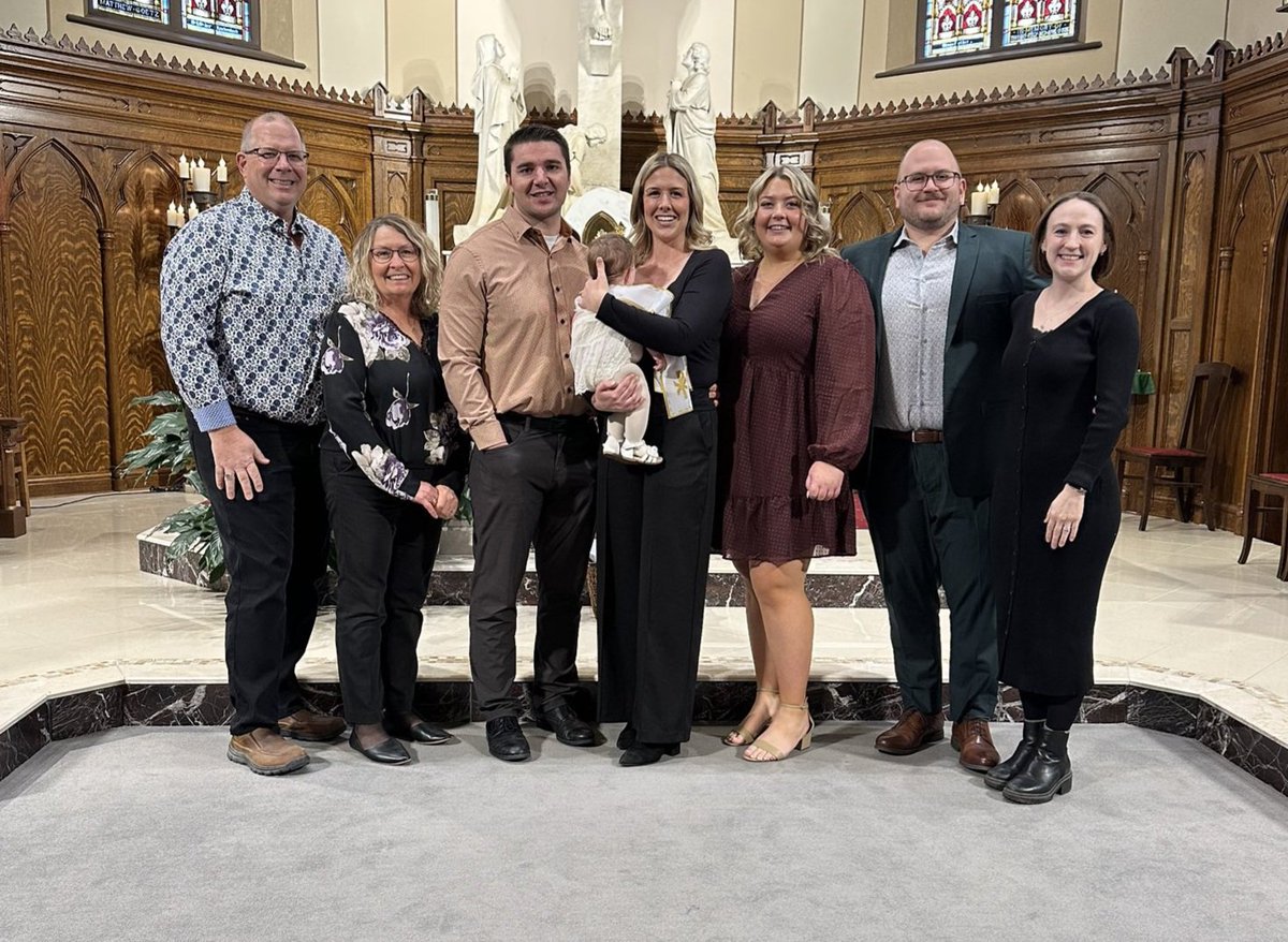 Merry Christmas to one and all, from our horse to yours! 🎅🐴