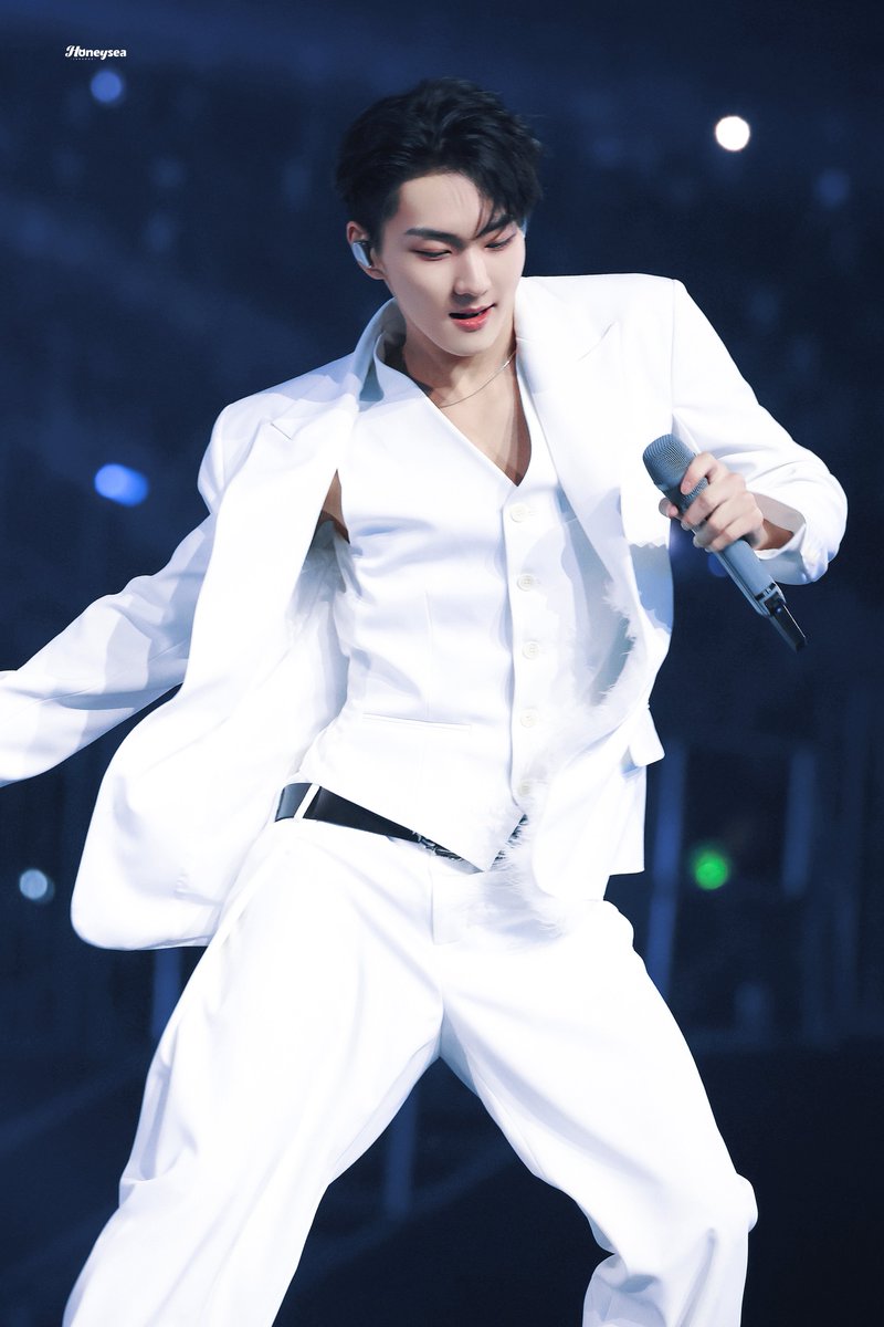 lip ≽^•⩊•^≼ (@lovedgarden) on X