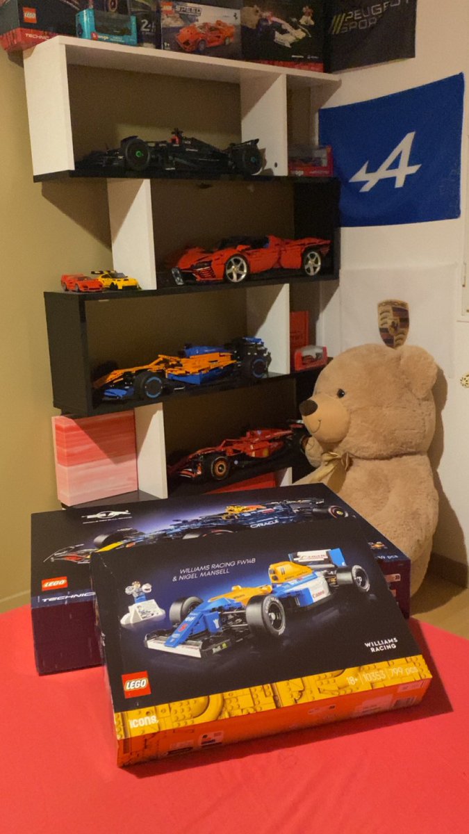 Andrea77330's tweet photo. @idreau_ 2 nouveaux lego pour ma collection 🥹 https://t.co/dTtQXBp2nG