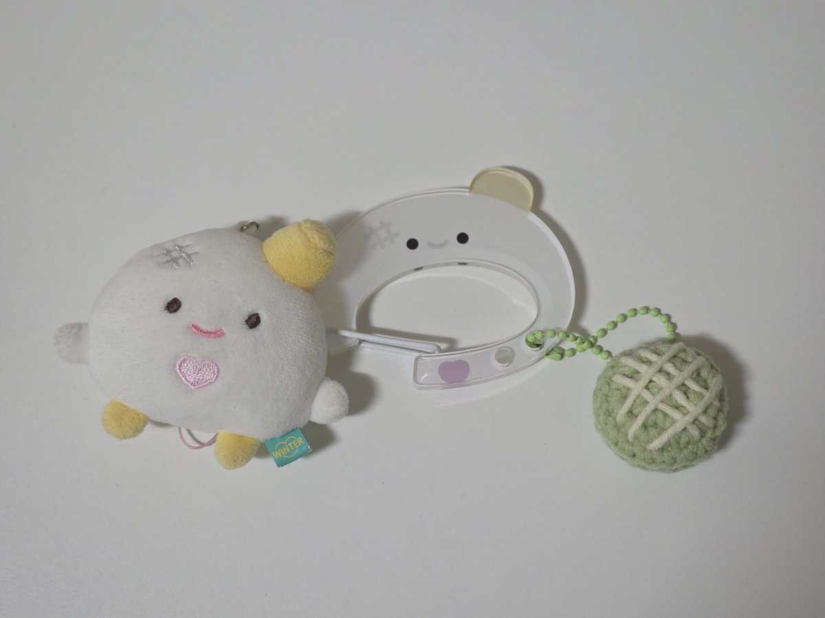 ter2__'s tweet image. 민정이 생일 기념 #RT 이벤트
뭉탱이 카라비너 추첨 두 분 보내드립니다
당발은 2026년 1월 1일
(국내주소한정, 배송비 제가 부담)

도안 실수 이슈로 뭉탱이 입이 회색입니다 감안해서 참여해주세요🥲