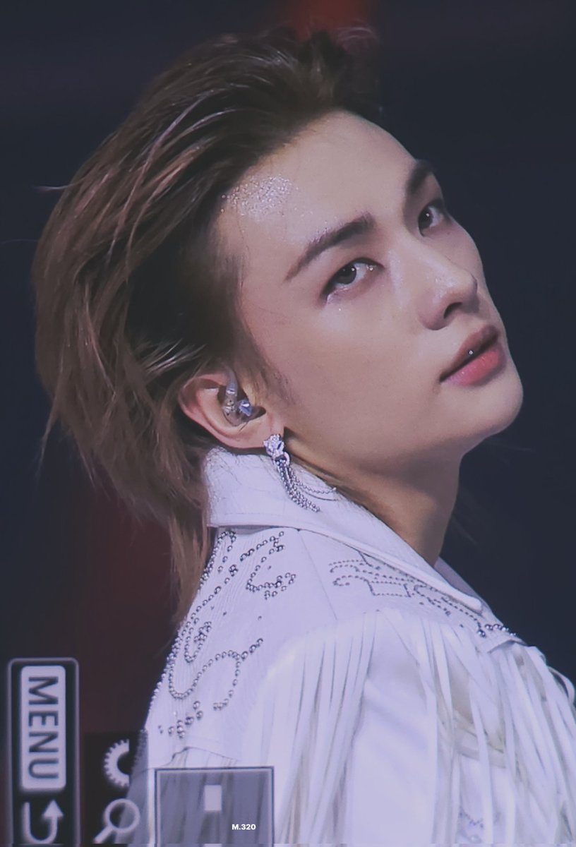 MONDAY_320's tweet image. 251225

#현진 #Hyunjin
#스트레이키즈  #straykids