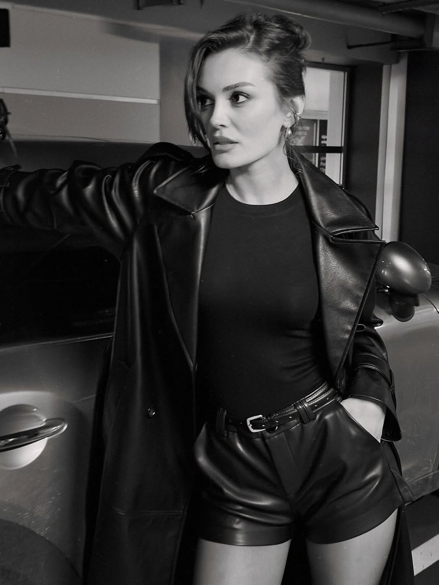 belginsimsekofc's tweet photo. 🆕️| #BelginŞimşek instagramda yeni gönderi yayınladı 🖤✨️ https://t.co/iyQk4mX3pE