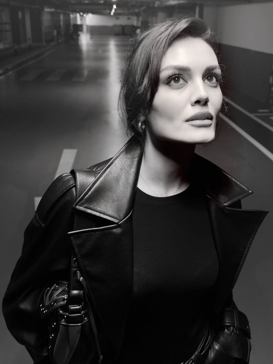 belginsimsekofc's tweet photo. 🆕️| #BelginŞimşek instagramda yeni gönderi yayınladı 🖤✨️ https://t.co/iyQk4mX3pE