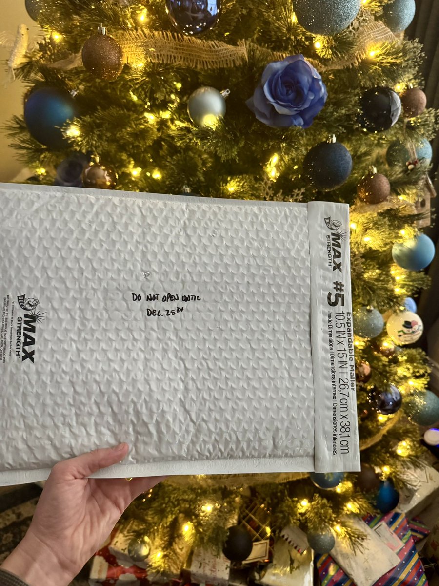 mikbaer's tweet image. oh wow this is so special, thank you everyone #RAKoftheday #RAKmas

@eshecker ♥️♥️♥️