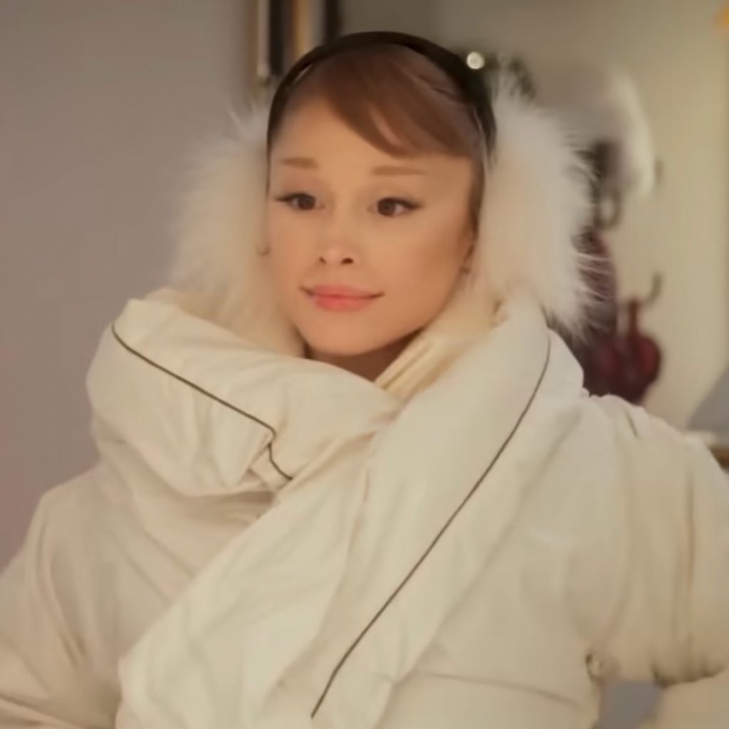 grandecoreee's tweet photo. how i met her                        still with her https://t.co/euHxhQZdvV