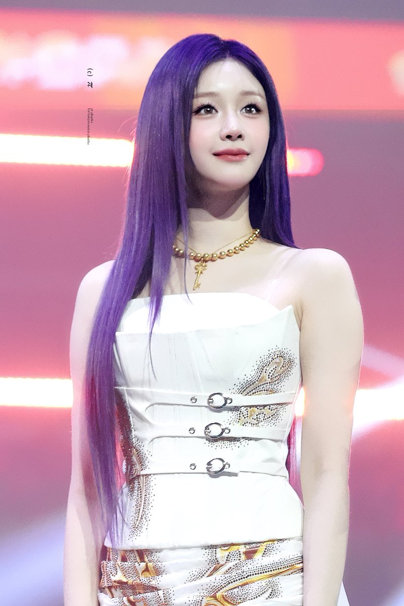 251225

#파리타 #PHARITA #パリタ
#BABYMONSTER #베이비몬스터