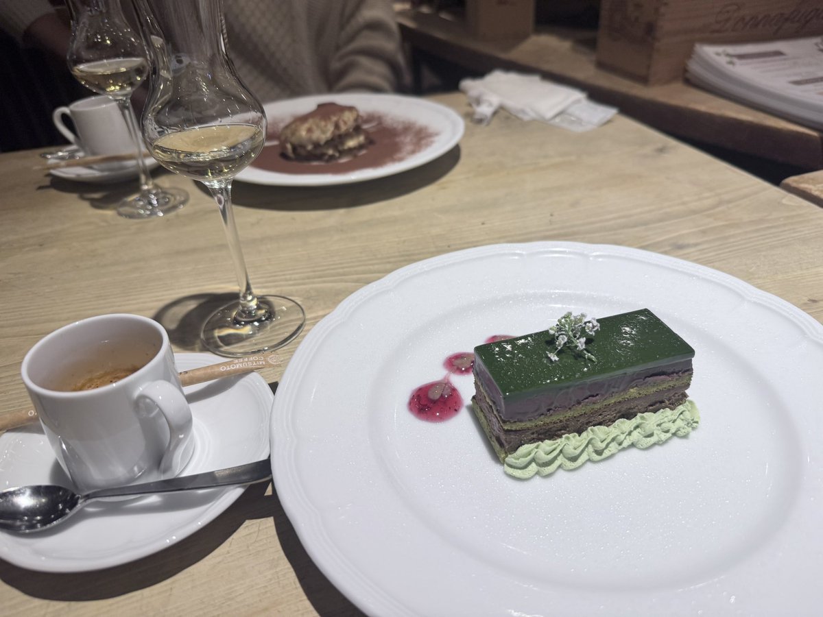tennooo's tweet photo. 抹茶のオペラ
おいしかったし、グラッパって飲み物を初めて飲んだ！甘いものに合う！
少し大人になった気分だ🎄 https://t.co/XQx7spgaTX