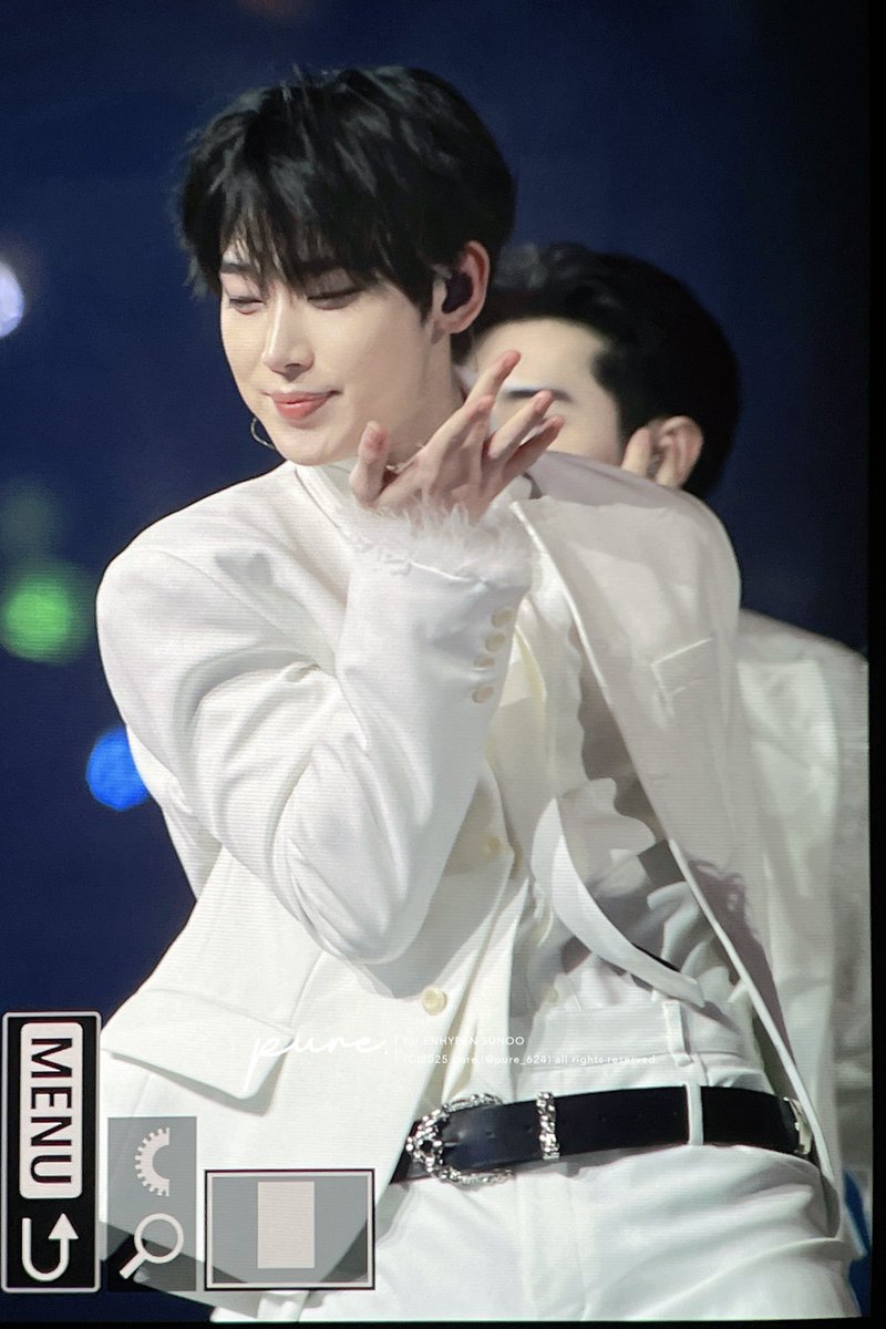 pure_624's tweet photo. 251225 SBS 가요대전

#선우 #SUNOO
#엔하이픈 #ENHYPEN https://t.co/oVPQPSSLhL