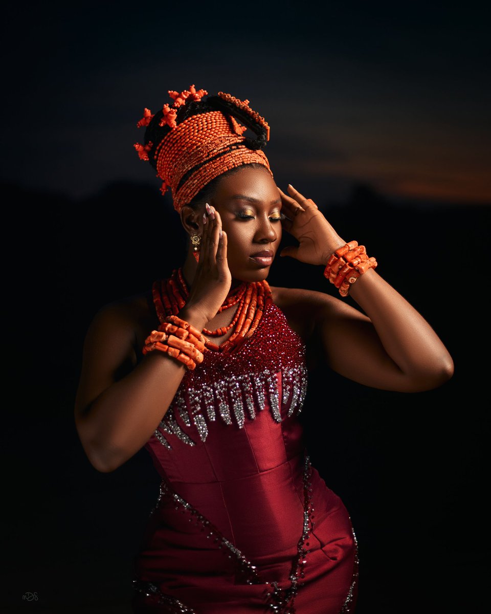 __iyunade's tweet photo. This Christmas, we celebrate beauty rooted in culture.

MERRY CHRISTMAS 🎄 

#MerryChristmas2025 #Edobride https://t.co/Yk1xLkkqjB