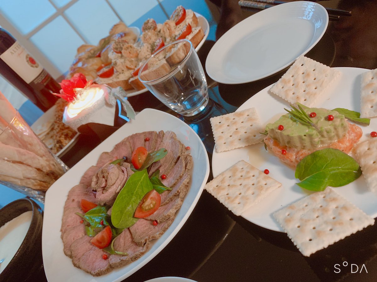yumatadayo's tweet photo. 今年の手作りクリスマス&amp;バースデーディナー‼️
我ながら美味しくできた🥰 https://t.co/v1nLpwdNQF