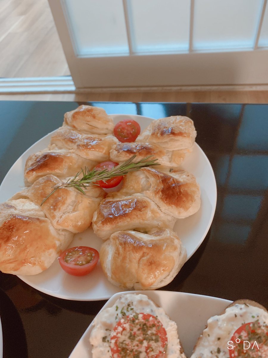 yumatadayo's tweet photo. 今年の手作りクリスマス&amp;バースデーディナー‼️
我ながら美味しくできた🥰 https://t.co/v1nLpwdNQF