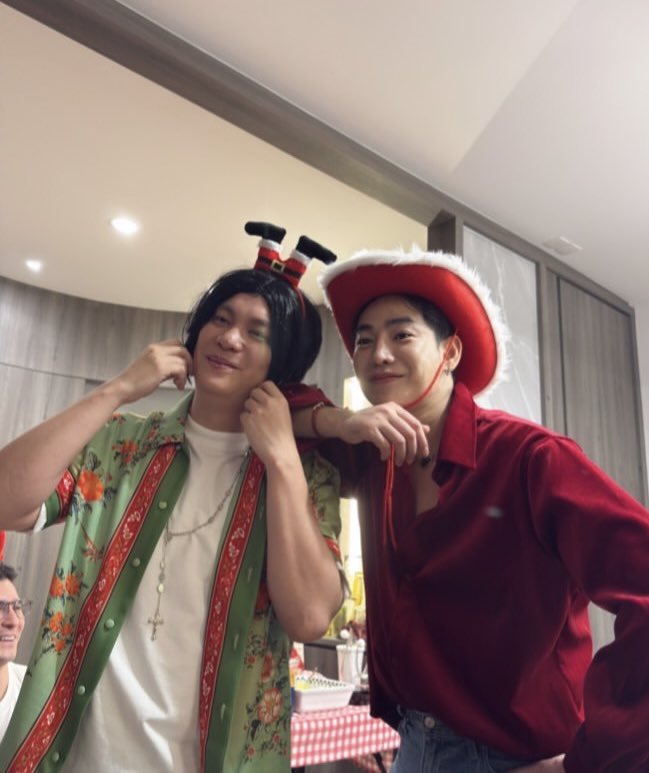 สามรูปแน่ะ 🥰♥️🦋
จากซานตี้น้องนีน 
🎄☃️❄️🦌⭐️✨

IG Story: heyyyyynini

#เป๊กผลิตโชค
#PeckPalitchoke 
<a href="/peckpalit/">Peck Palit</a>