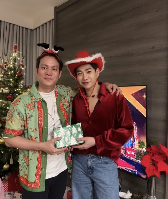 areaPLC's tweet photo. สามรูปแน่ะ 🥰♥️🦋
จากซานตี้น้องนีน 
🎄☃️❄️🦌⭐️✨

IG Story: heyyyyynini

#เป๊กผลิตโชค
#PeckPalitchoke 
@peckpalit https://t.co/Fz5UJ0tV0h