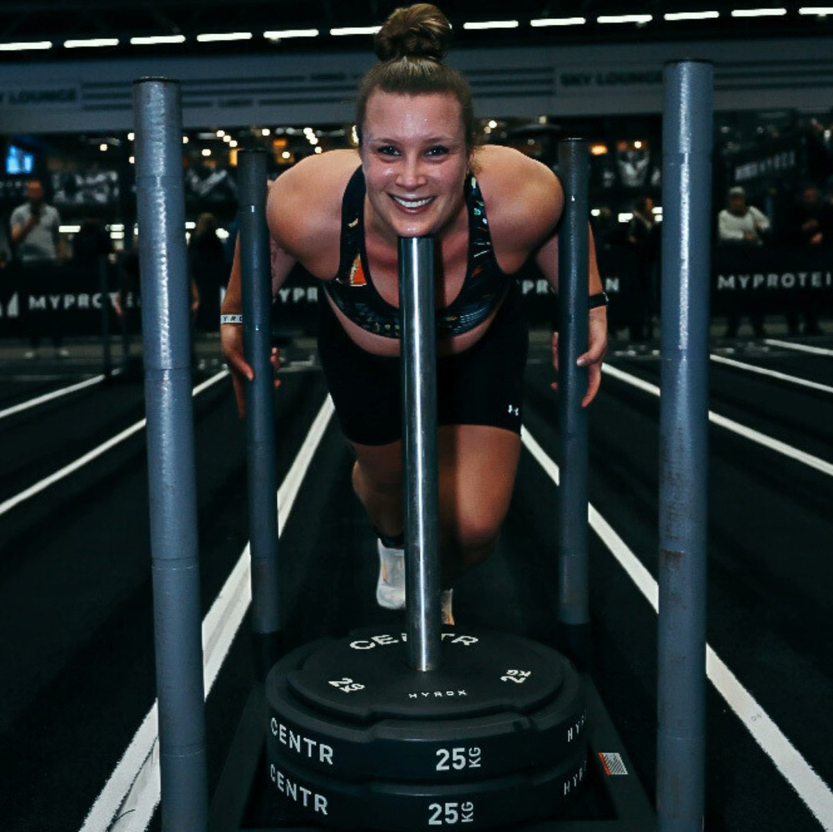 Heyy daar ben ik weer (ff)

Ondertussen 40 jr, 20 kilo lichter, veel spieren en wijsheden 😉 rijker!

Nog steeds long covid, maar met strikte rust, balans en leven wel beter onder controle

* Geen idee of dit een vlaag van verstandsverbijstering is of dat ik ook echt (even) blijf