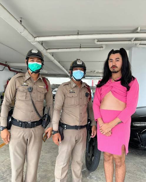 ssiebzehn's tweet photo. ต้นปีโดนพรบ.ห้ามพุดว่าตัวเล็ก ปลายปีโดนพรบ.ห้ามเปนห่วง ขังลืมคะ https://t.co/TkdxqZERsX