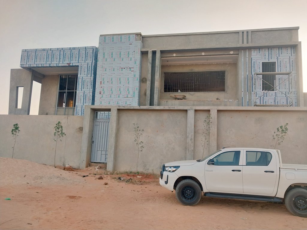 AgenceHda's tweet photo. La finition est en-cours, 
travaux d'alu-cobond et de menuiseries alu https://t.co/UU7654u15z
