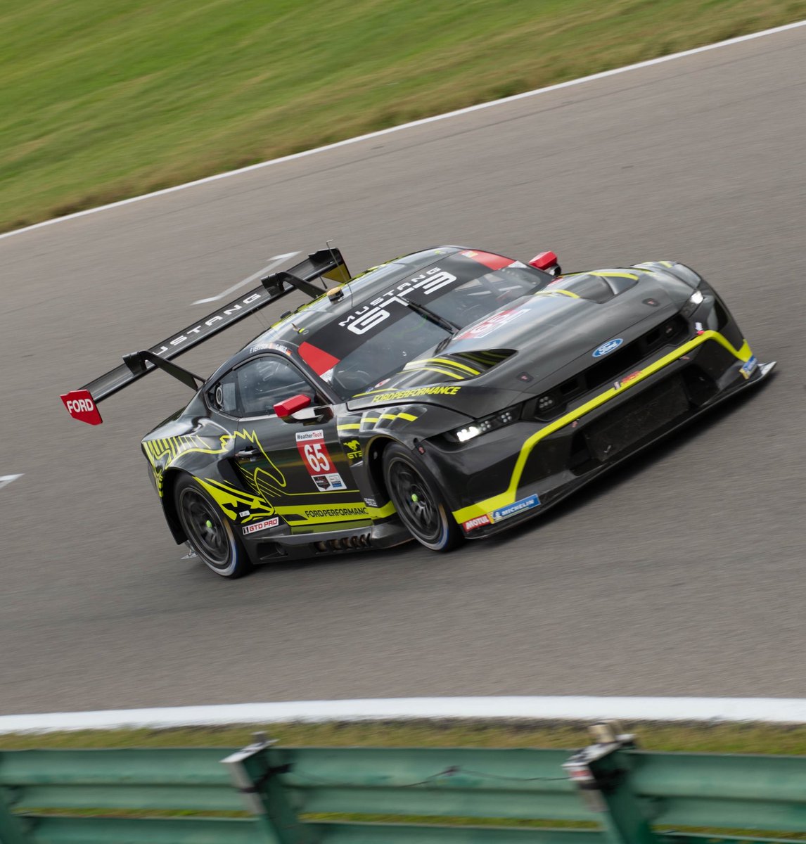 VIRNow's tweet image. One the 12th and final day of VIRmas, VIR gave to me, a chance to win 4 tickets to the IMSA Michelin GT Challenge on August 21-23! #12DaysofVIRmas

How to enter:
1. RT &amp;amp; Like this post
2. Follow VIR

@IMSA | @MichelinUSA