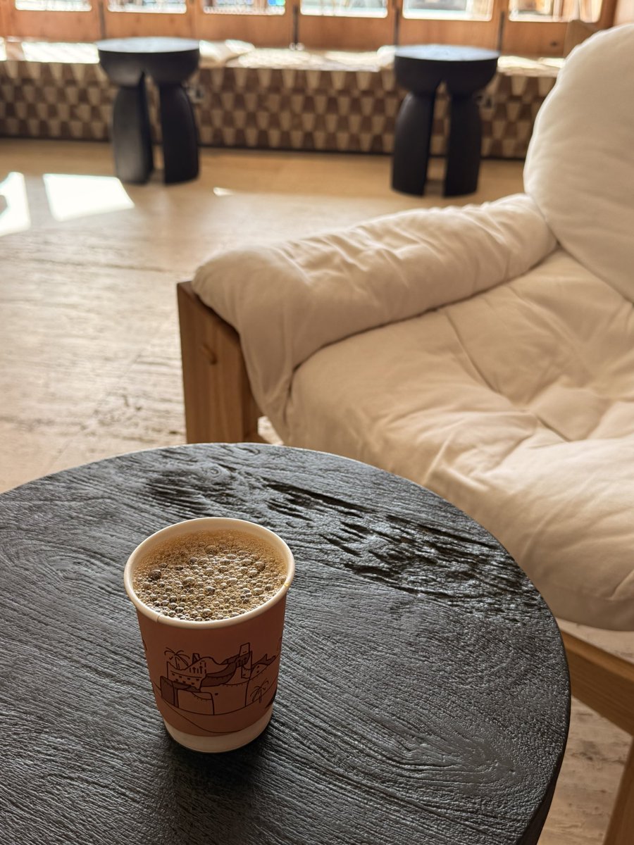 _human44's tweet image. لحظات تخلي وقع تحديات الحياة عليك ألطف💕