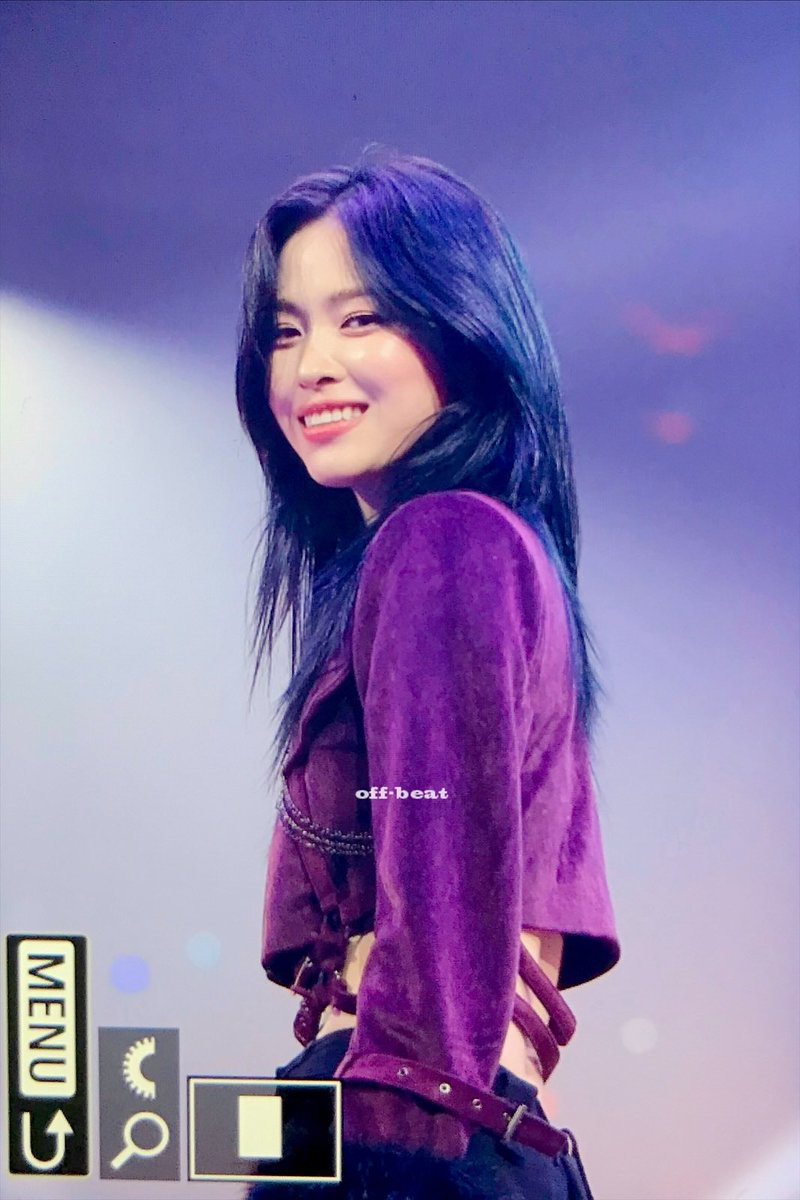 Offbeat_RJ's tweet image. 251225 엉 메리크리스마스💙 #ITZY #있지 #RYUJIN #류진 @ITZYofficial