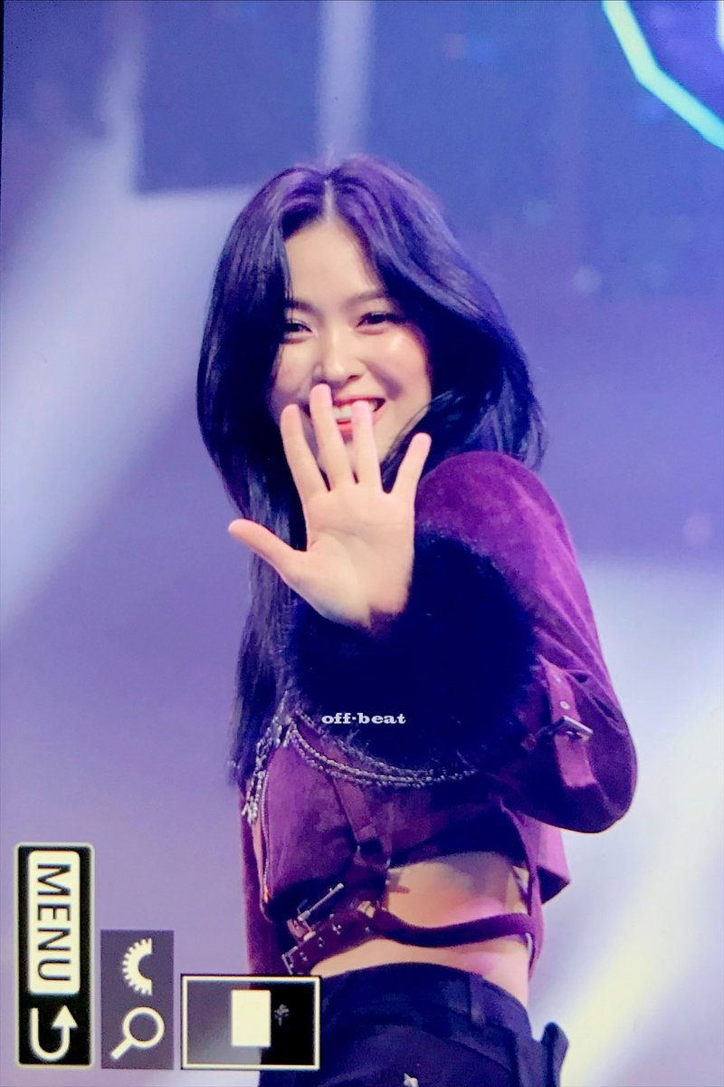 Offbeat_RJ's tweet image. 251225 엉 메리크리스마스💙 #ITZY #있지 #RYUJIN #류진 @ITZYofficial