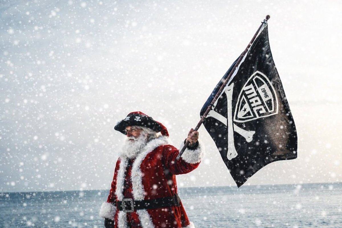 MACSports's tweet image. Happy Holidays from the Mid-American Conference!

Wishing our student-athletes, coaches, administrators and fans a joyful holiday season and a wonderful New Year.

#MACtion 🏴‍☠️🎁✨