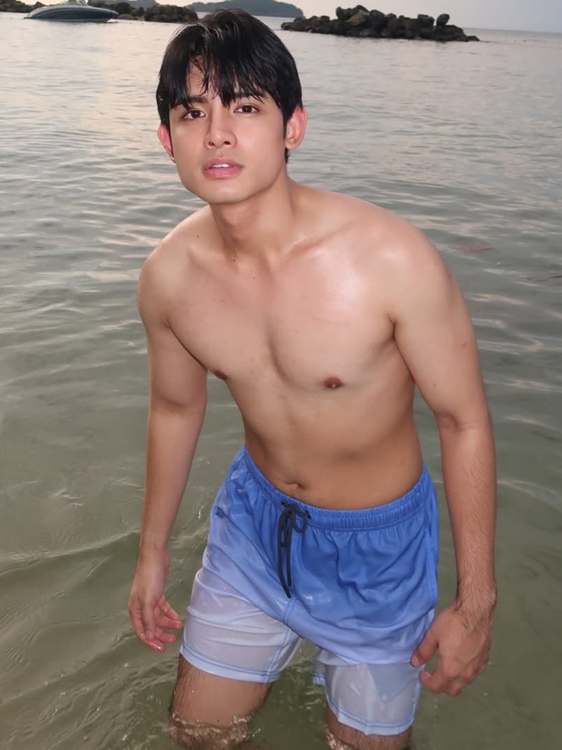 gelograph's tweet image. lumalaban si mark ian kay raven ah 😍