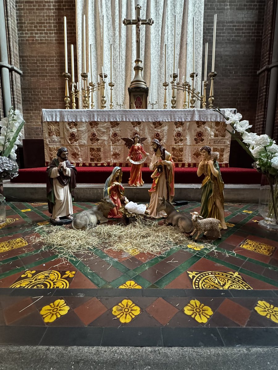 Robert Thompson (he/him) tweet media