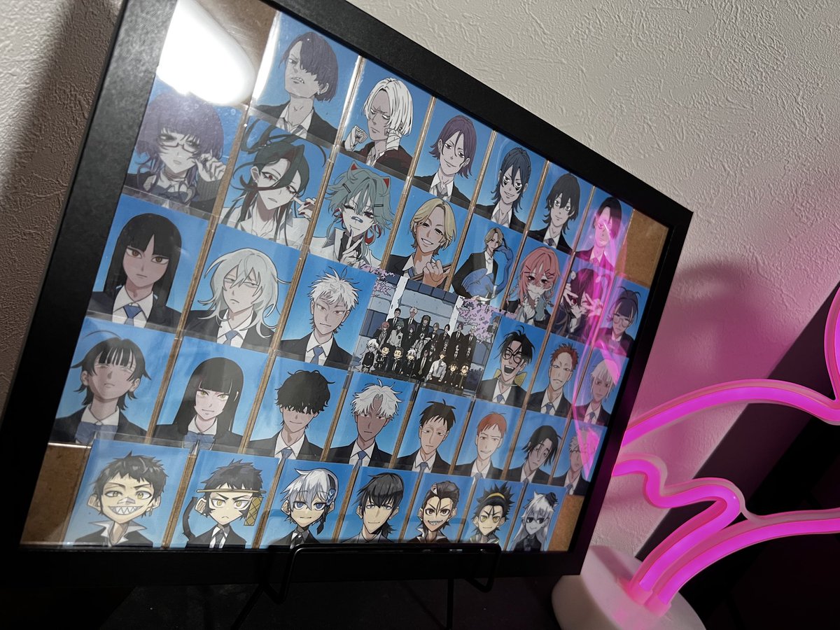 syudouさんの証明写真風ステッカー 重い腰を上げて飾ってみたら