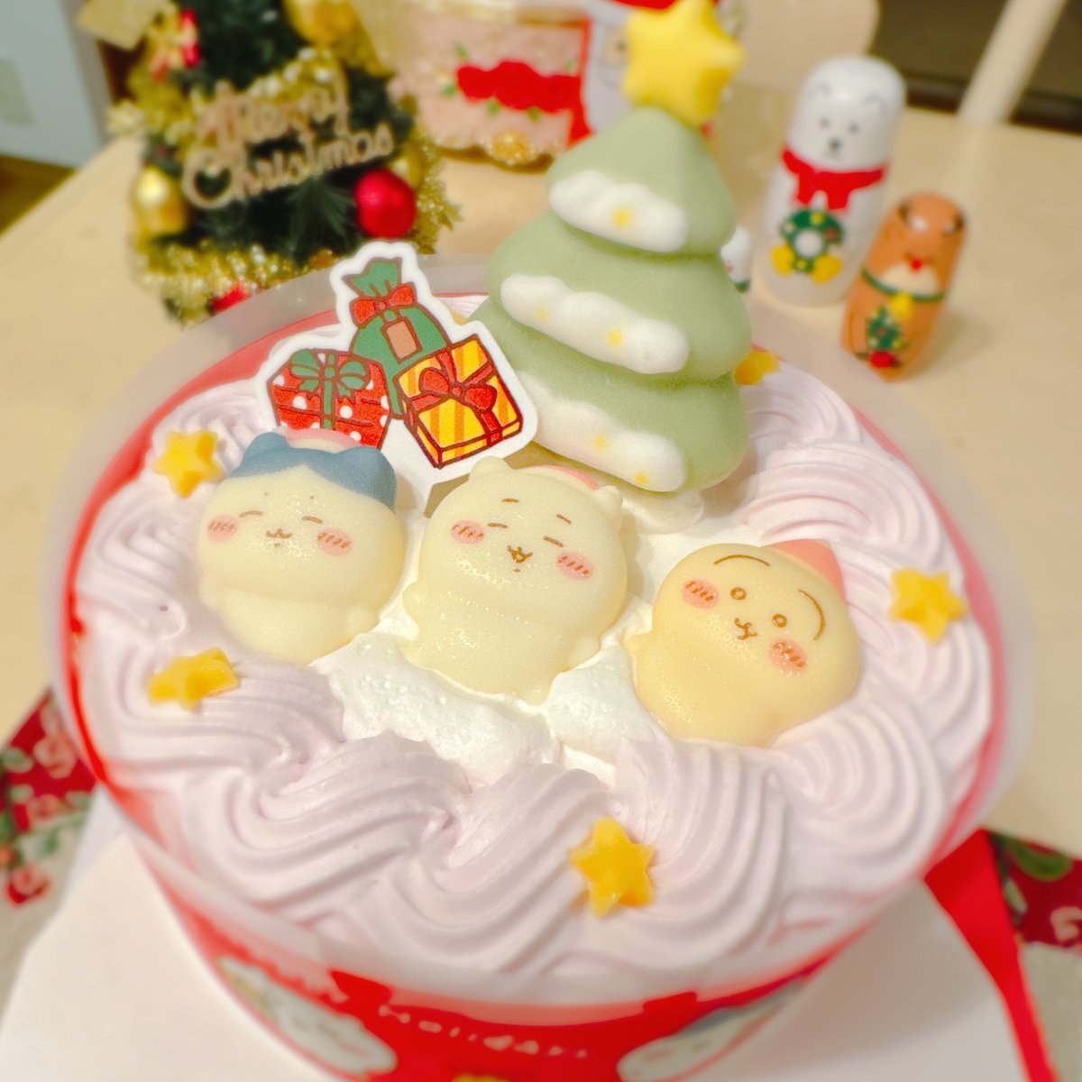 s_severus_s's tweet photo. めりーくりすます🎄🎅🌟🛷🎁

子供達はサンタさんからスイッチ？とかいうゲーム機とソフトをプレゼントでもらったようです
よかったね💞💞💞💞💞 https://t.co/KIyuUPTihB