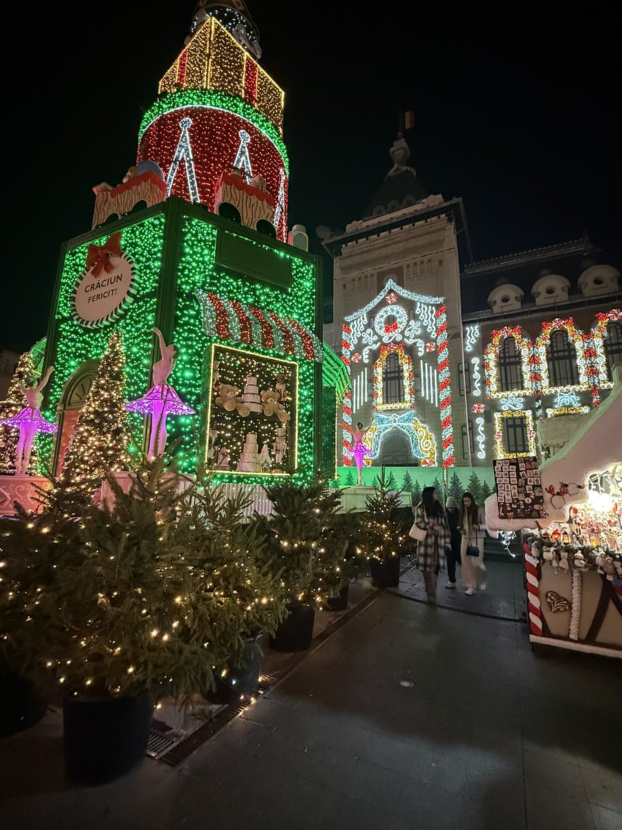 Merry Christmas!

The pictures are from the #Christmas #Market #Craiova, one of the most beautiful Christmas Market in #Europe

📸 credit: <a href="/romaniawelove/">Romania we love</a> 

#traveling2romania
#christmasmarket
#merrychristmas
