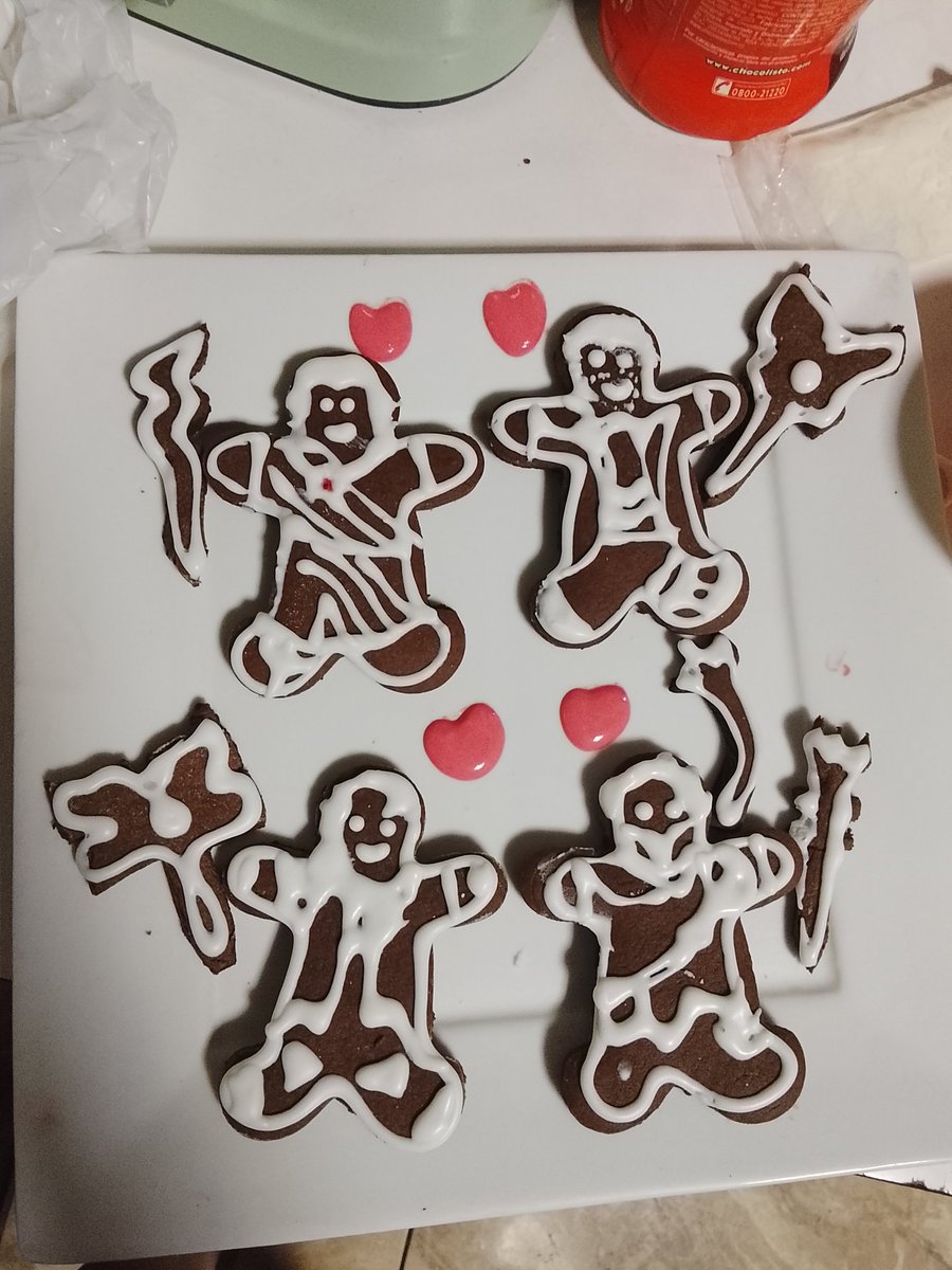 YasneyVill11417's tweet photo. @latino_jayvik El champán que me dieron me dio tremendo sueño 😔 y comí de más, hice galletas jayvik y vikjayce, también para toda mi familia🫂 me dolió la espalda ayudar en la cena y terminar las galletas para mi familia https://t.co/ZPFpC6Wzzi