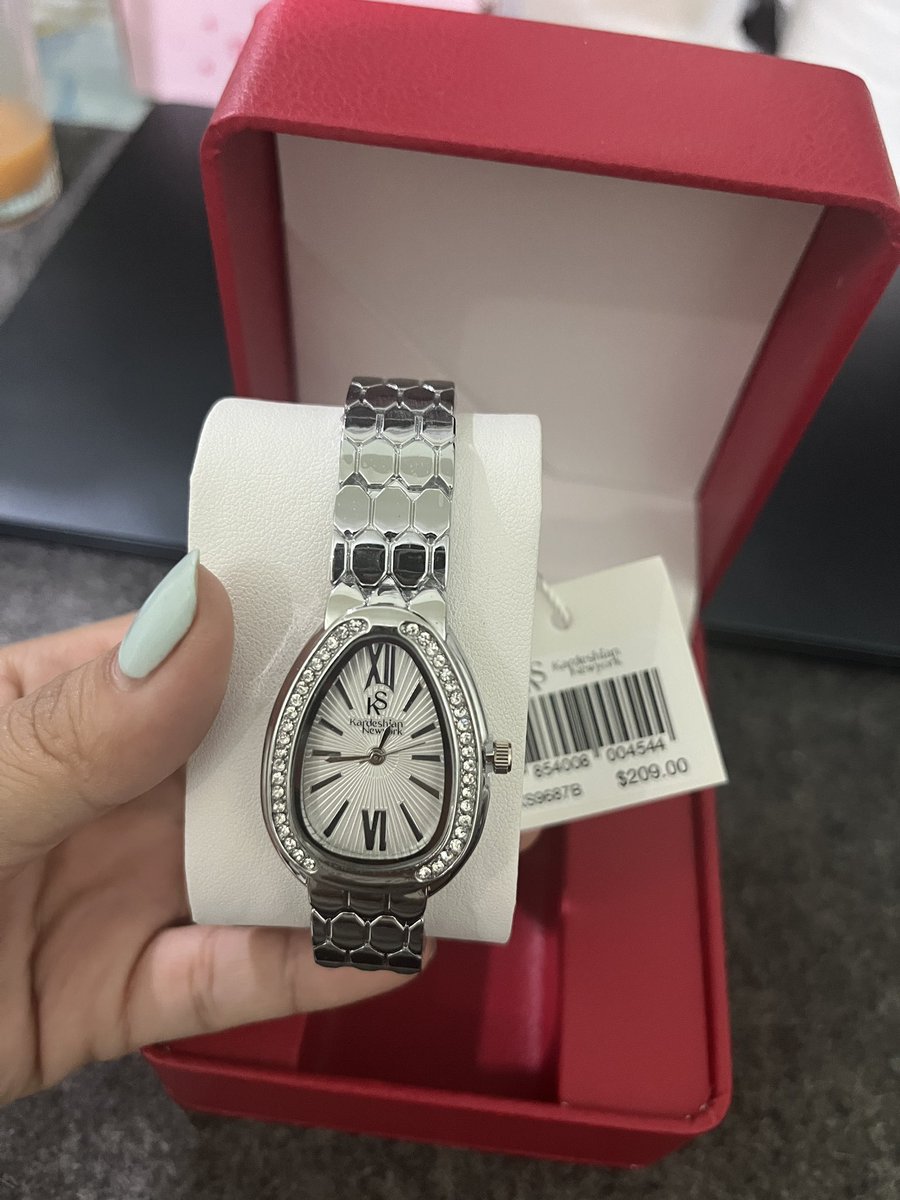 jackiebrown339's tweet photo. นาฬิกา ks kardeshian newyork 

- มือ1  450 บาท 📍ส่งฟรี💗

(ไม่แอดไลน์นะคะ) https://t.co/EKuffNCUuA